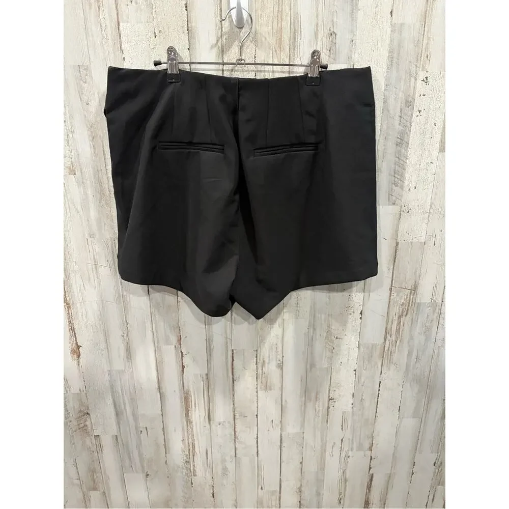 Torrid 3.5” Pull-On Studio Refined Crepe High-Rise Asymmetrical Skort 1X Black